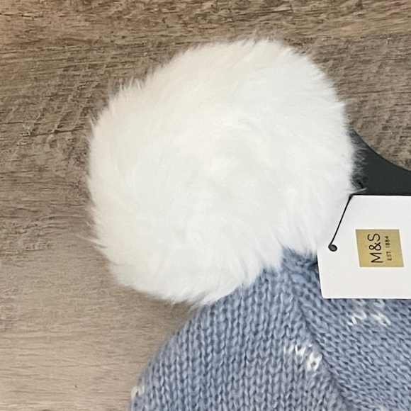 🌺 M&S Fun & Festive Polar Bear King Holiday Winter Pom Beanie NWT - Picture 3 of 8